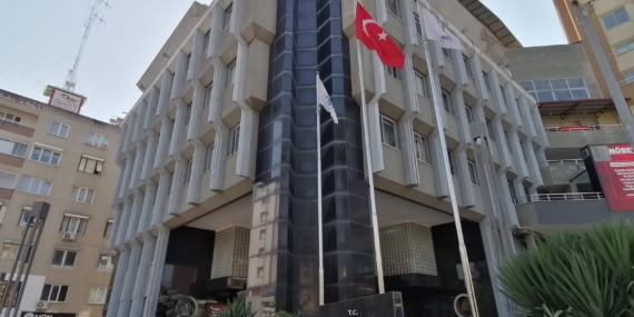 Çöp sorununun faturası müdüre kesildi!