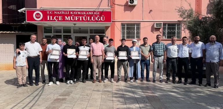 8 hafız, ‘Hafızlık Belgesi’ni Müftü Türe’nin elinden aldı!