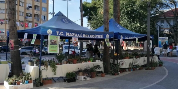 ‘CANLAR’ için Cumhuriyet Meydanı’nda Çiçek Kermesi!