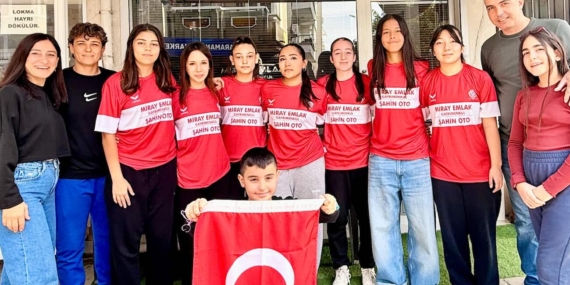 Miray Emlak, Dallıca Spor Kadın Futbol Takımı’na sponsor oldu!