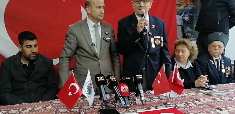 “Bayrak, siyaset üstüdür; bayrak, milletin kalbidir!”
