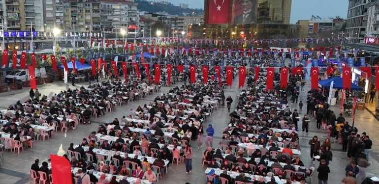 Başkan Çerçioğlu, Aydınlıları iftar sofraları ve etkinliklere davet etti