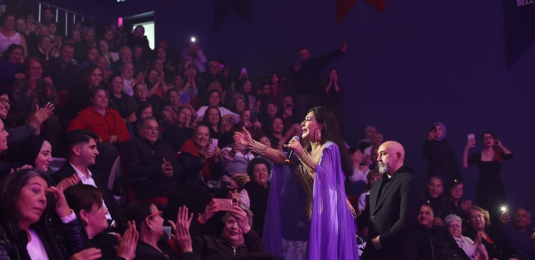 Nükhet Duru, 8 Mart Kadınlar Günü konserinde Aydınlılarla buluştu