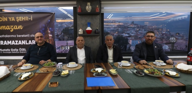 Başkan Özel, mahalle muhtarları ve basın mensuplarıyla buluştu