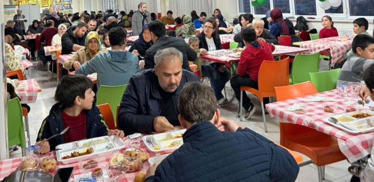İHH Nazilli’nin ilk iftarı “Büyük Aile Sofrası” temasıyla gerçekleştirildi