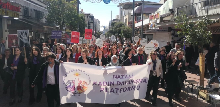 Nazilli Kadın Dayanışma Platformu, ‘8 Mart’ı etkinliklerle kutladı