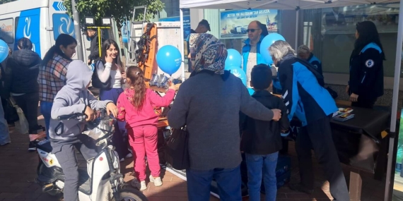 Yesevi Hareketi Derneği’nden, Uzun Çarşı’da ‘afet farkındalık’ etkinliği
