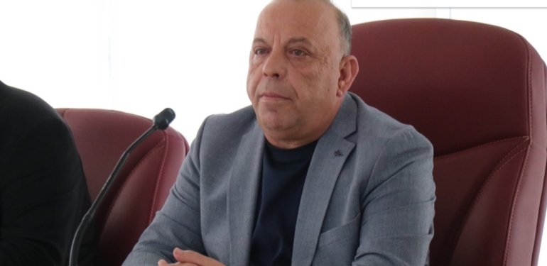 Başkan Galip Özel, okullardaki güvenlik zafiyetine dikkat çekti