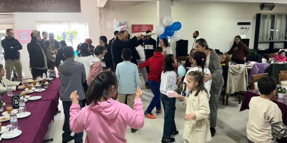 Çocuklar, ‘Otizm Farkındalık Günü’nde gönüllerince eğlendi
