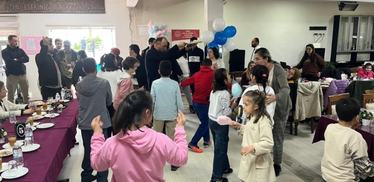 Çocuklar, ‘Otizm Farkındalık Günü’nde gönüllerince eğlendi