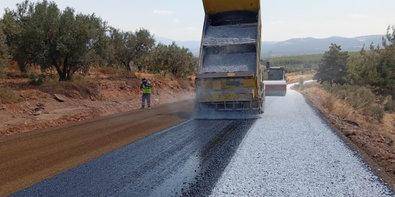 Büyükşehir Belediyesinden kent genelinde eş zamanlı yol hamlesi