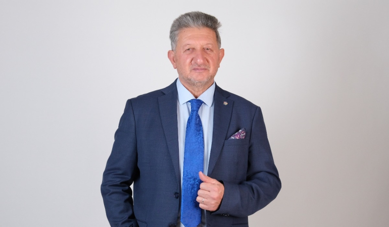 “Değişim renk değiştirmekle olmaz, projeyle olur!”