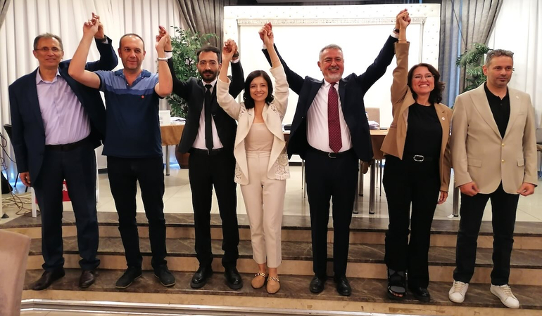 Ökmen: “Bayrağı devralan arkadaşlarımın yanındayım”