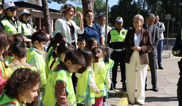 Nazilli’de miniklere ‘Güvenli Trafik’ kalkanı: Hedef 4 bin 500 öğrenci