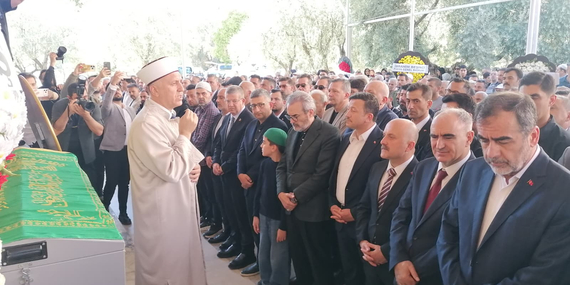 Devletin zirvesini buluşturan tören: Özdin ebediyete uğurlandı