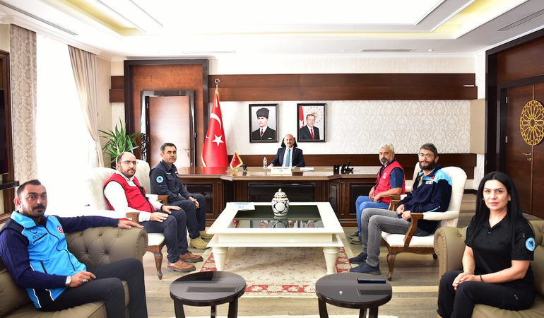 Yesevi Hareketi Aydın’dan Vali Varol’a nezaket ziyareti